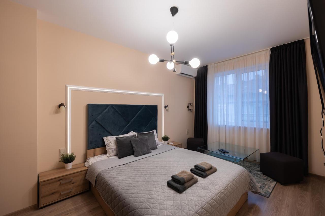 The Red Point Apartment Varna Bagian luar foto