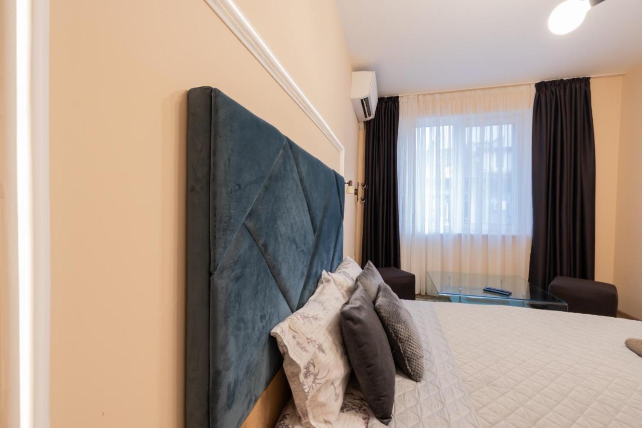 The Red Point Apartment Varna Bagian luar foto