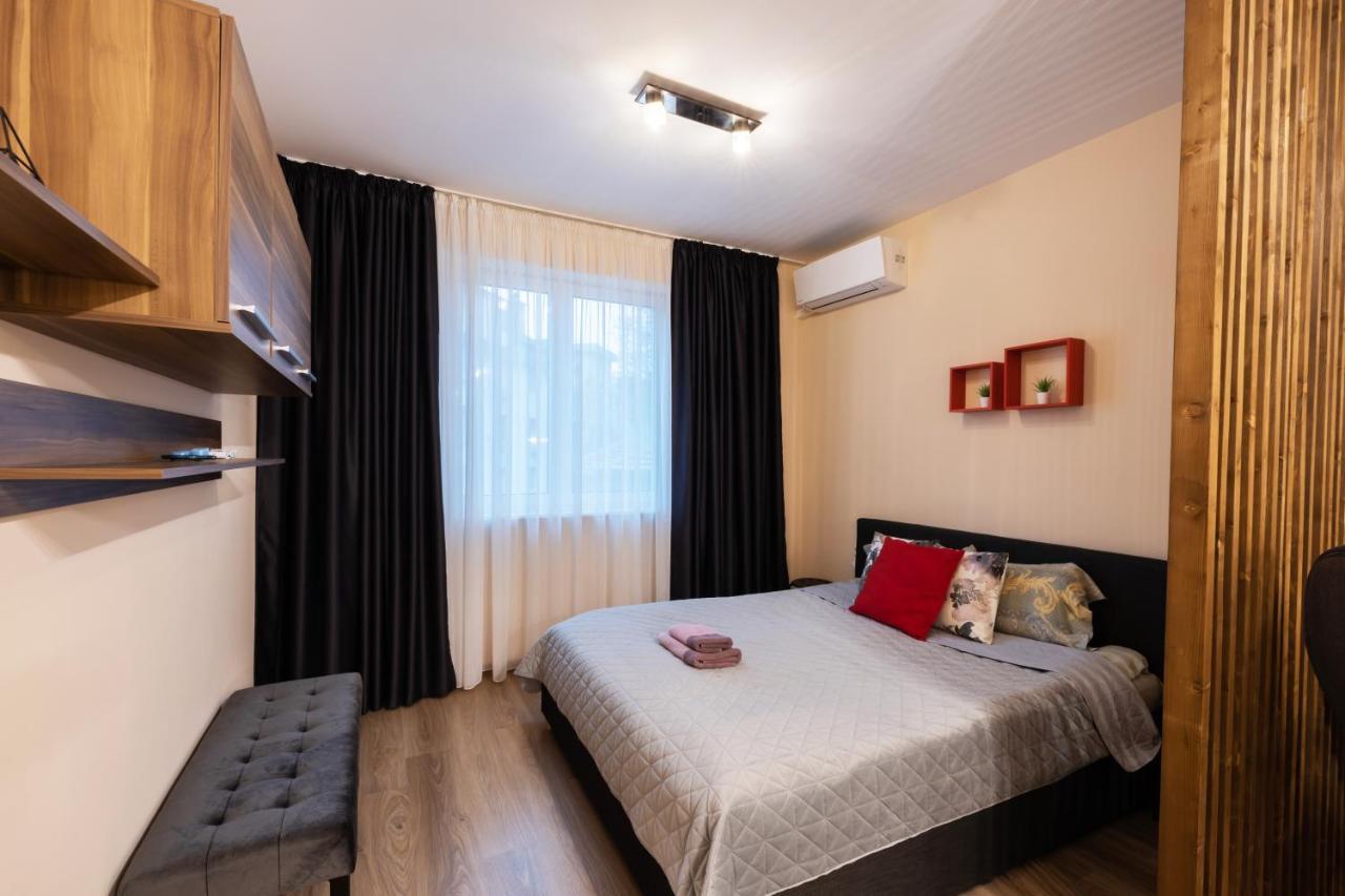 The Red Point Apartment Varna Bagian luar foto