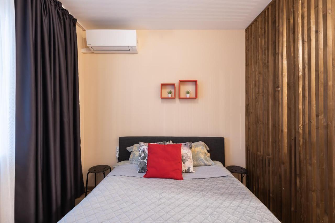 The Red Point Apartment Varna Bagian luar foto