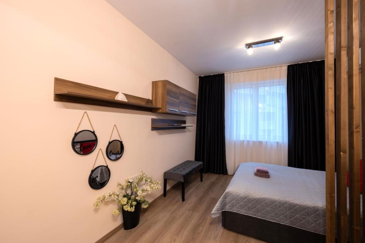 The Red Point Apartment Varna Bagian luar foto
